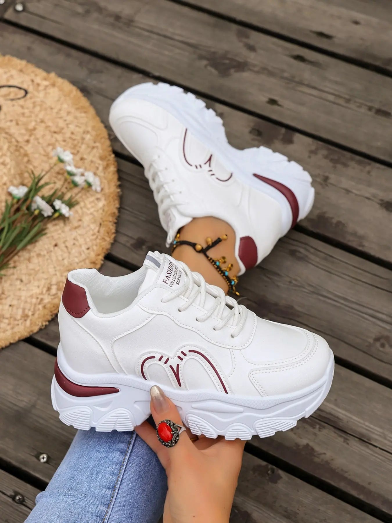 White Platform Casual Shoes Designed for Women, Featuring a Non-Slip Thick Sole, Breathable and Comfortable, Suitable for Daily Wear, Dates, and Street Style Outfits, Versatile and Durable for All Seasons.